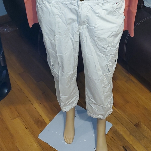 Tommy Hilfiger Pants - Women's Tommy Hilfiger cropped cargo pants size 6